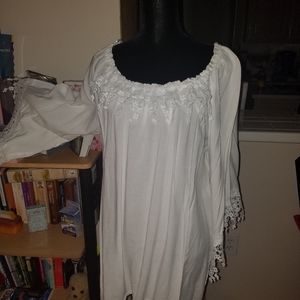 NWT! Swing Top-Embroidery Neckline & Bell Sleeves